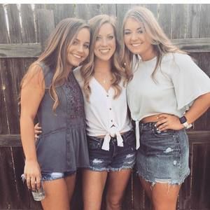 Meet your Posher, Daniella